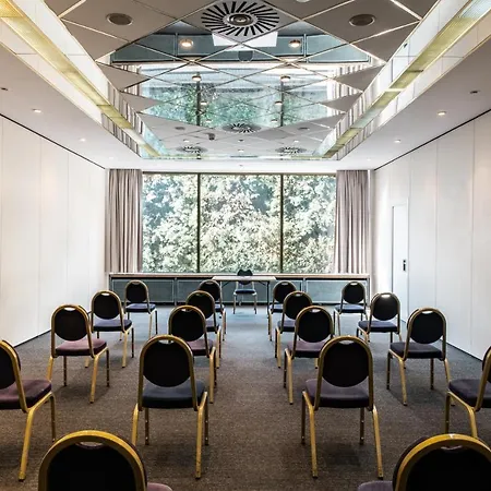 Отель Pentahotel 4*